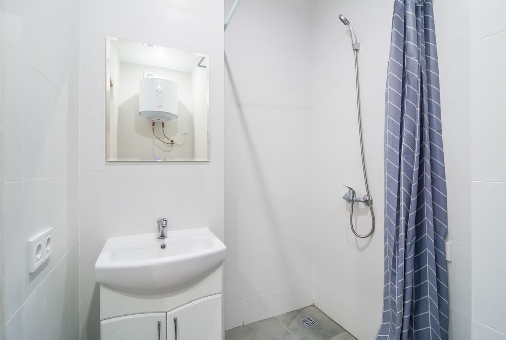 Новый Люкс,  3 мин пешком м Славутич, Осокорки, Малоземельная 75Б,