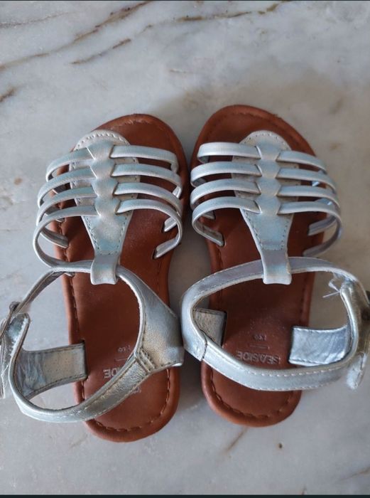 Sandalias menina prateadas