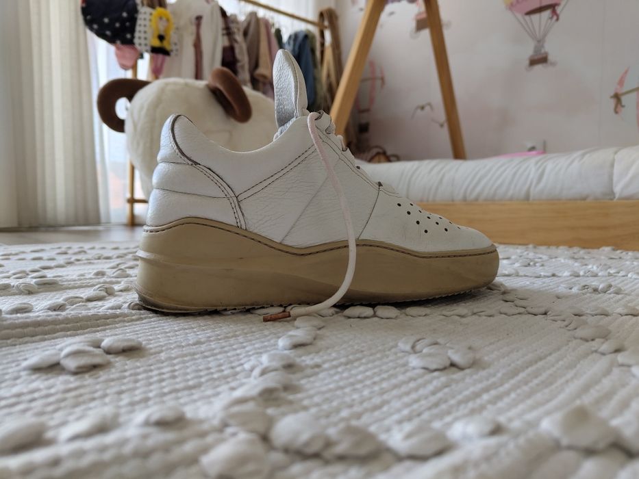 Filling Pieces Low Top