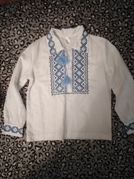 Продам вишиванку.