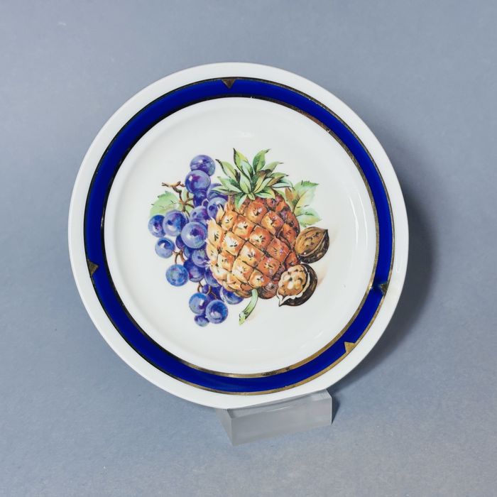 ilmenau piękny talerzyk porcelanowy owoce ananas winogrona orzechy