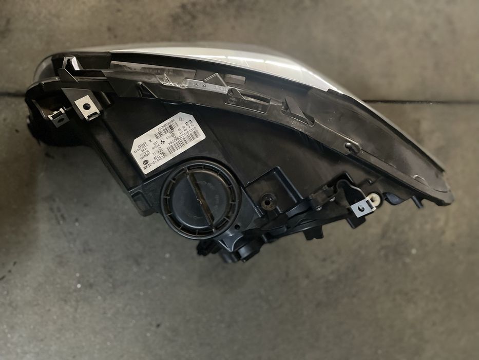 Farois da frente BMW serie 5 ano 2011