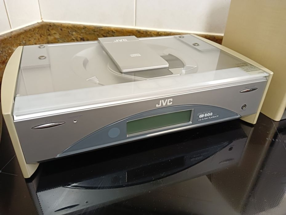 Aparelhagem JVC  com comando