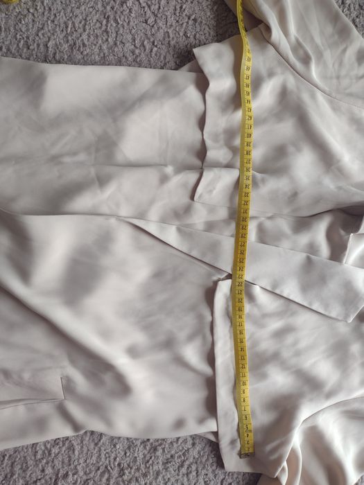 Trencz cubus beżowy