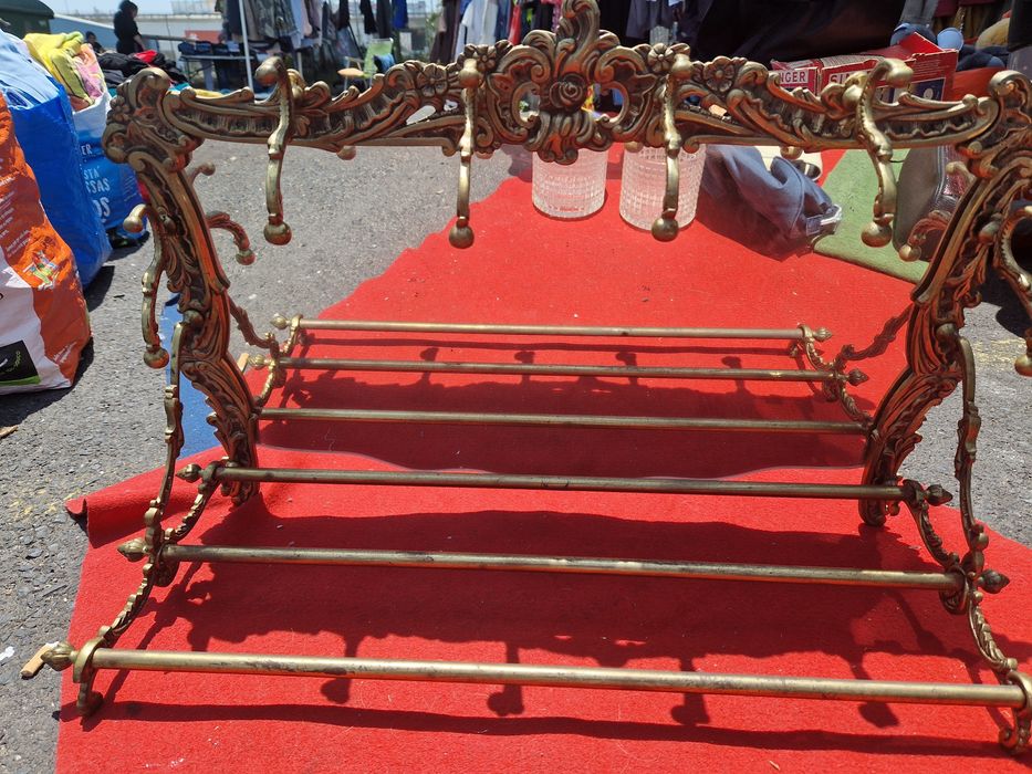 Bengaleiro com espelho em cobre