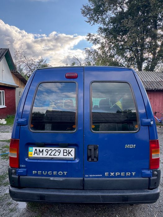Продам Машину в гарно у стані