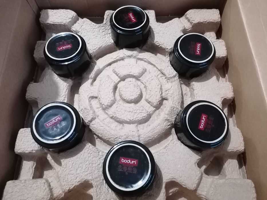 Mesa de vidro e Faqueiro banhado a ouro