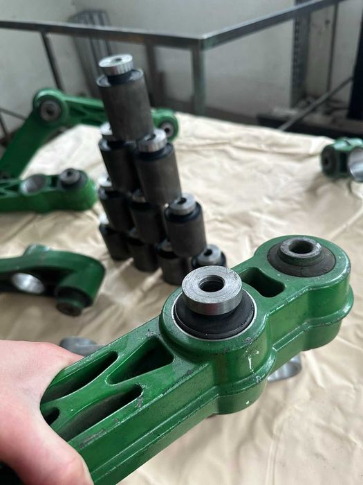 Ричаги (важелі) соломотряса John Deere  сайлентблоки з ГАРАНТІЄЮ