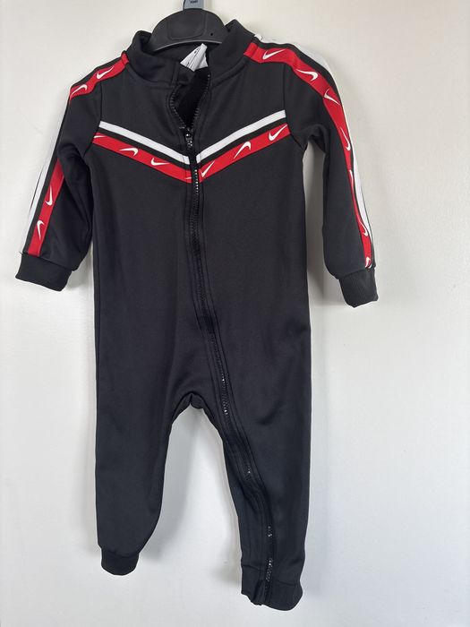 Body Nike  r. 86 czarny 24 m