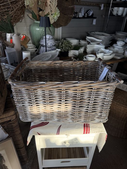 Ozdobny kosz pleciony