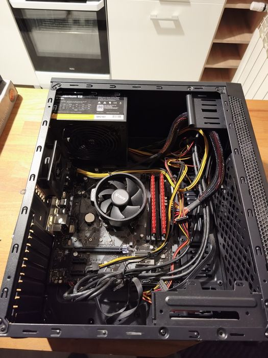 Asus Prime B450m-A + Ryzen 2400G  stan idealny