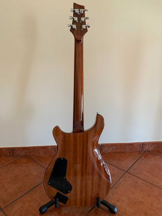 Guitarra eléctrica Fame Forum IV