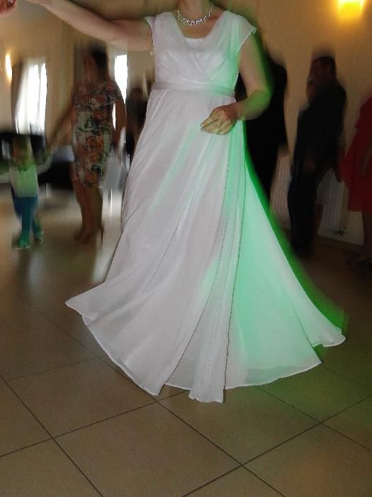 Suknia ślubna biała