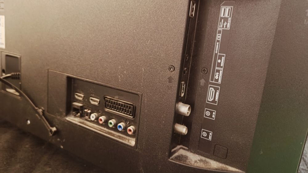 40cali led  smart tv z Wi-Fi, dvb-t2 hevc
