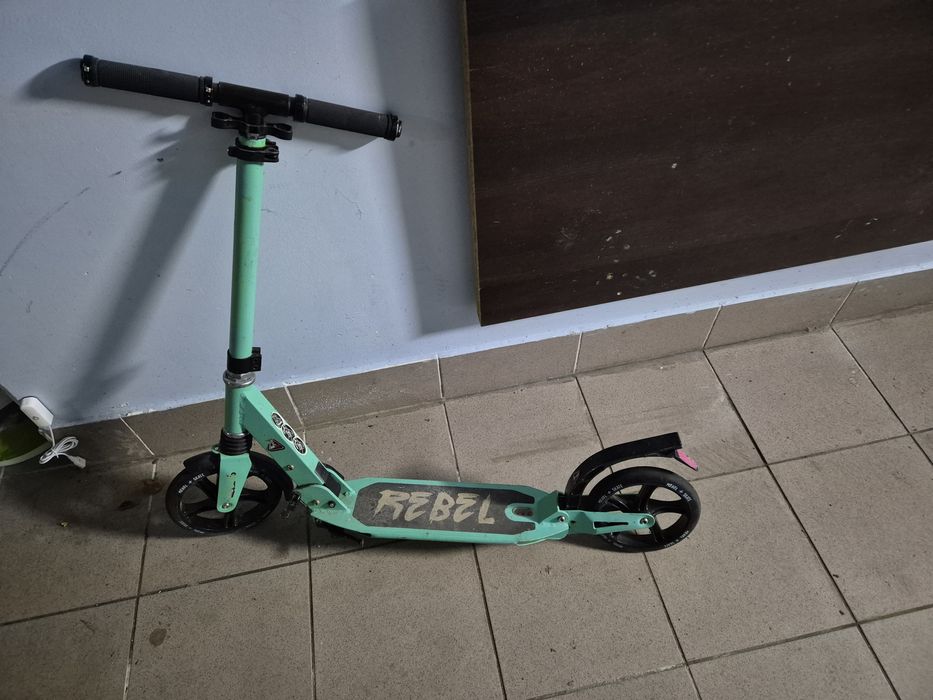 Hulajnoga amortyzowana skladana