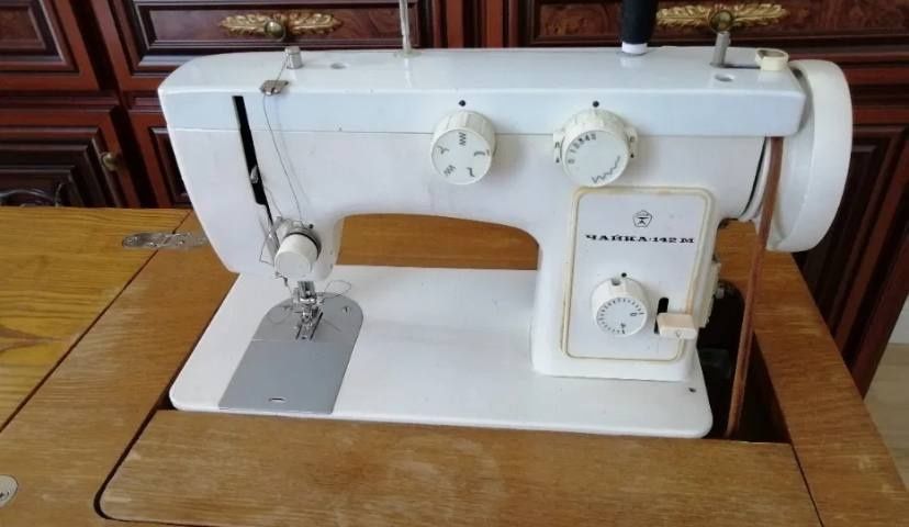 Швейна машина Чайка
