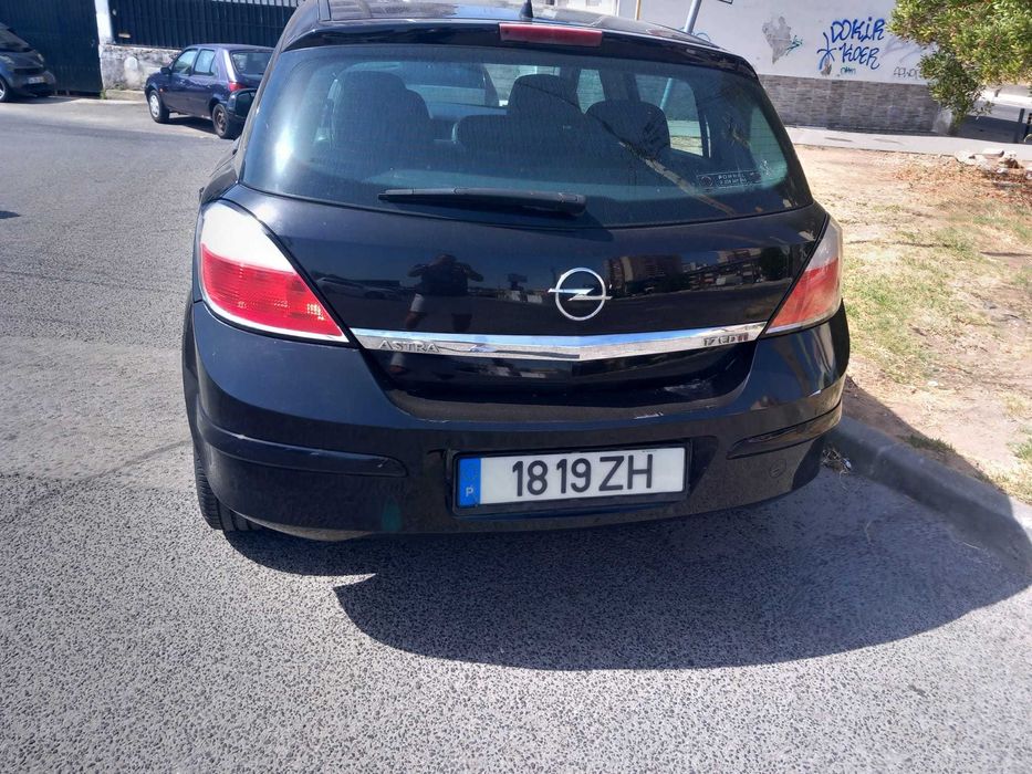 Opel Astra H ano 2004, 1.7 CDTi, 100 CV. para peças ou inteiro (motor avariado)