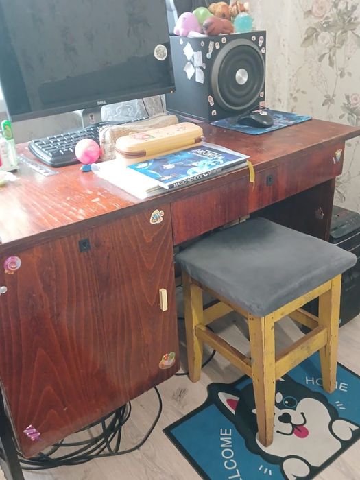 Детский письменный стол