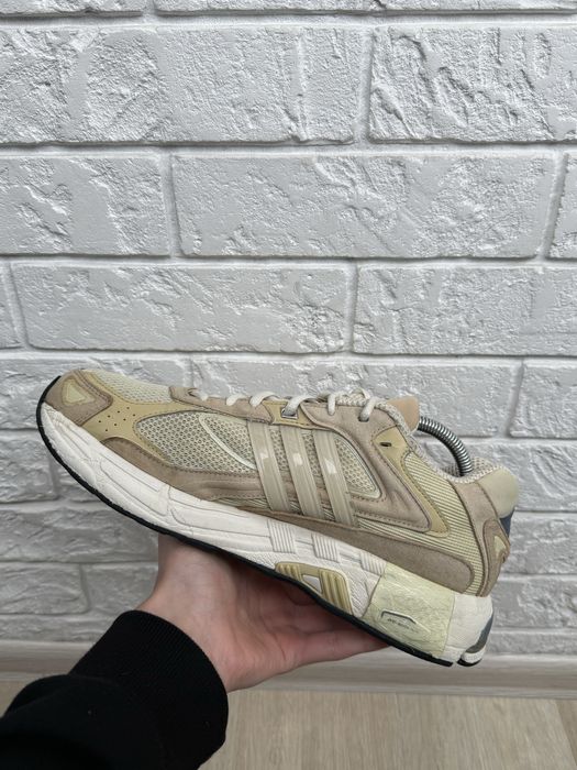 Кросівки Adidas Response CL