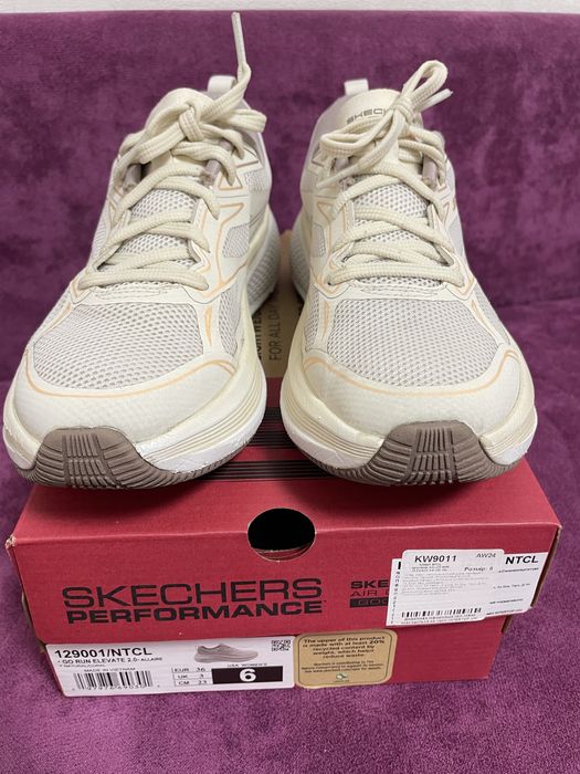 Бігові жіночі кросівки Skechers Elevate 2.0 36 розмір