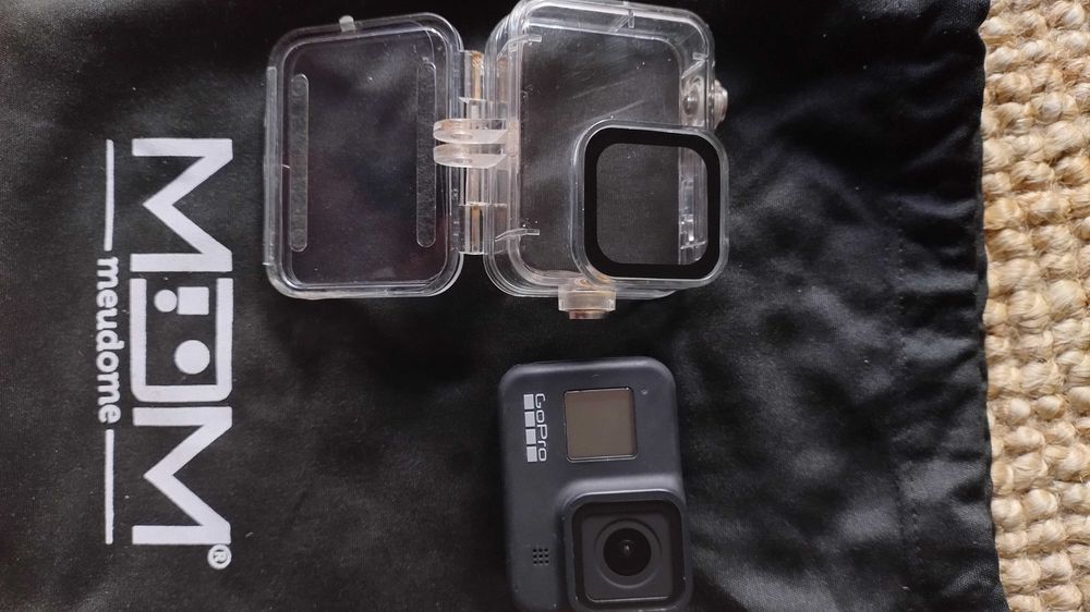 Camera de ação GoPro hero com muitooooos acessórios