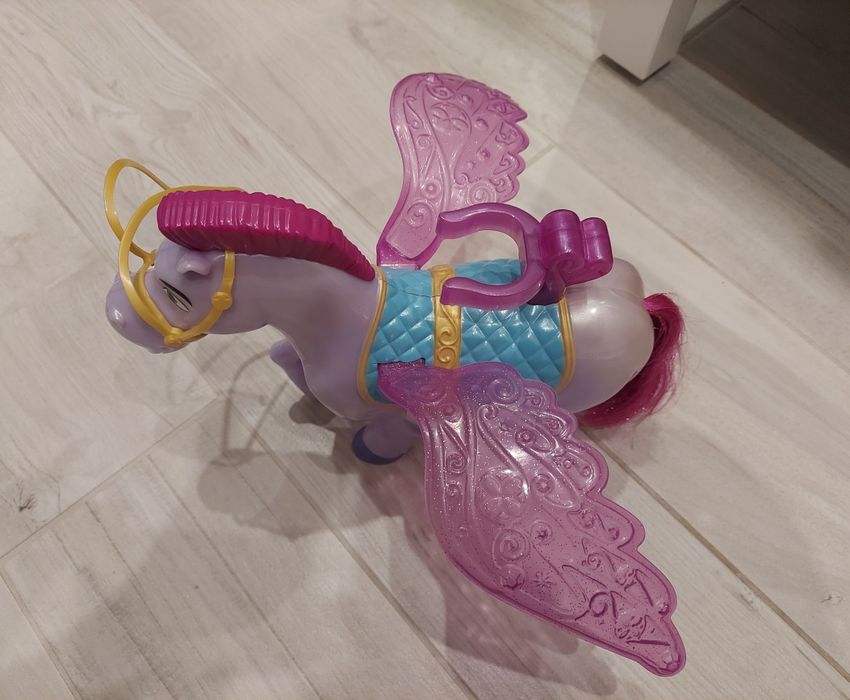 Latajacy konik z bajki - Jej wysokość Zosia