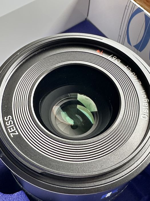 Zeiss Batis 40mm f/2 CF Sony E – stan bardzo dobry, komplet, pudełko