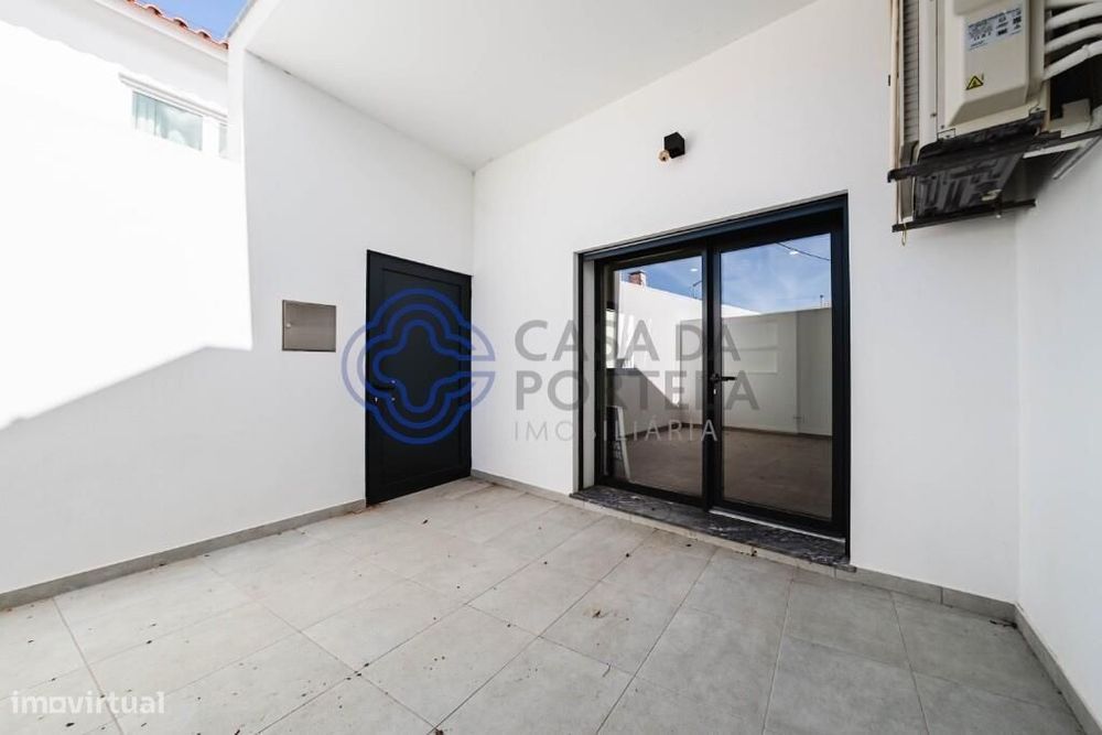 Apartamento T3 com Logradouro e Garagem | Construção 2024 | Torres Ved