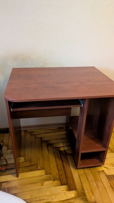 Стол компьютерный