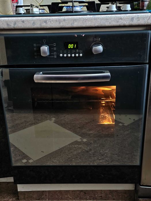 ARISTON piekarnik do zabudowy. Termoobieg, grill, rożen