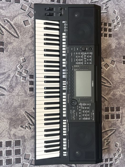 Keyboard Yamaha psr-s775 jak nowy !