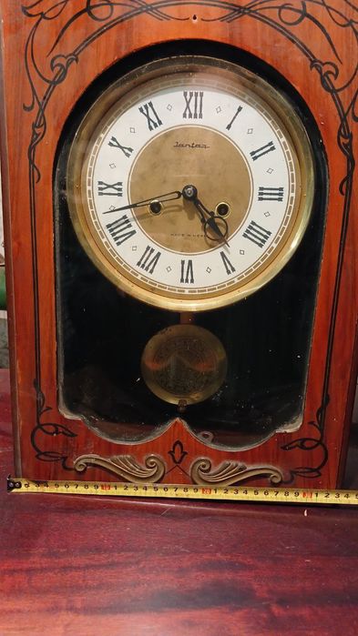 Часы янтарь , с боем. Часы настенные.