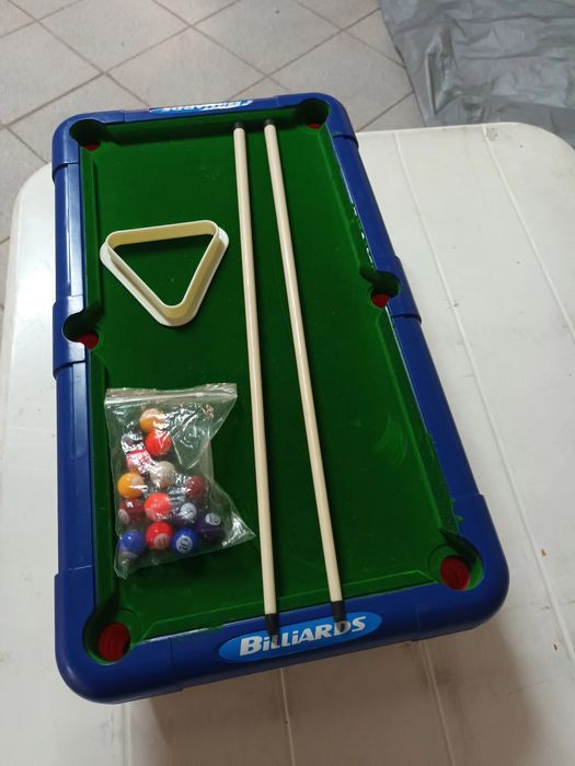 Mesa de bilhar, snoker, para crianças, com pés desmontáveis, e bolas .