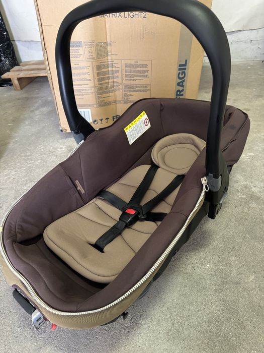 Carrinho Bebé + Ovo Alcofa - Jané Muum Matrix Light 2