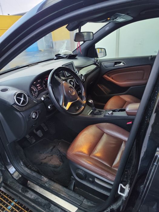 Mercedes-Benz B180 D (motor Mercedes)