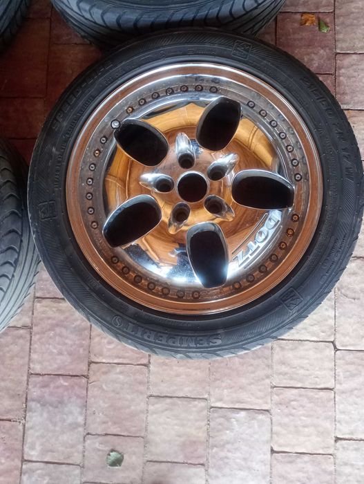 Felgi aluminiowe z oponami