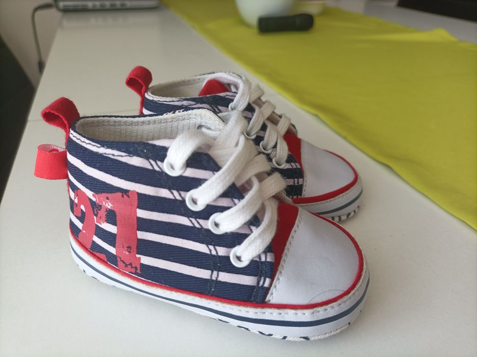 Buty niechodki chłopięce