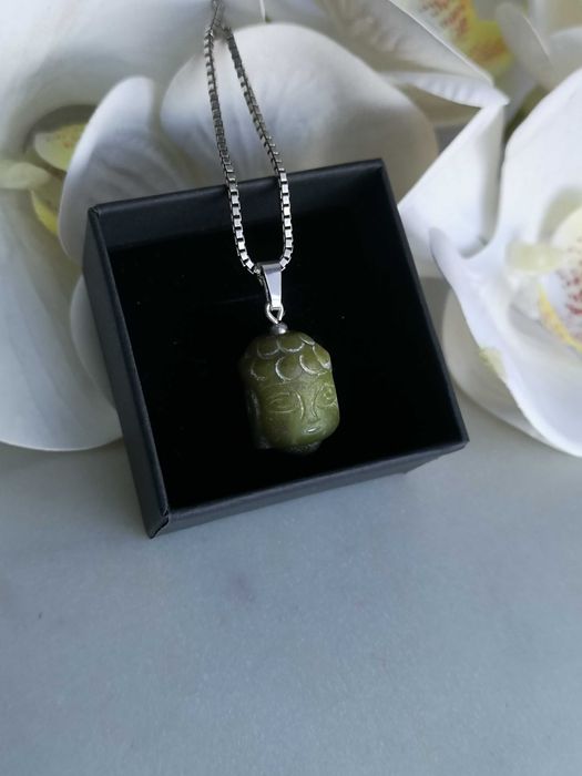 wisiorek głowa buddy zielony jadeit