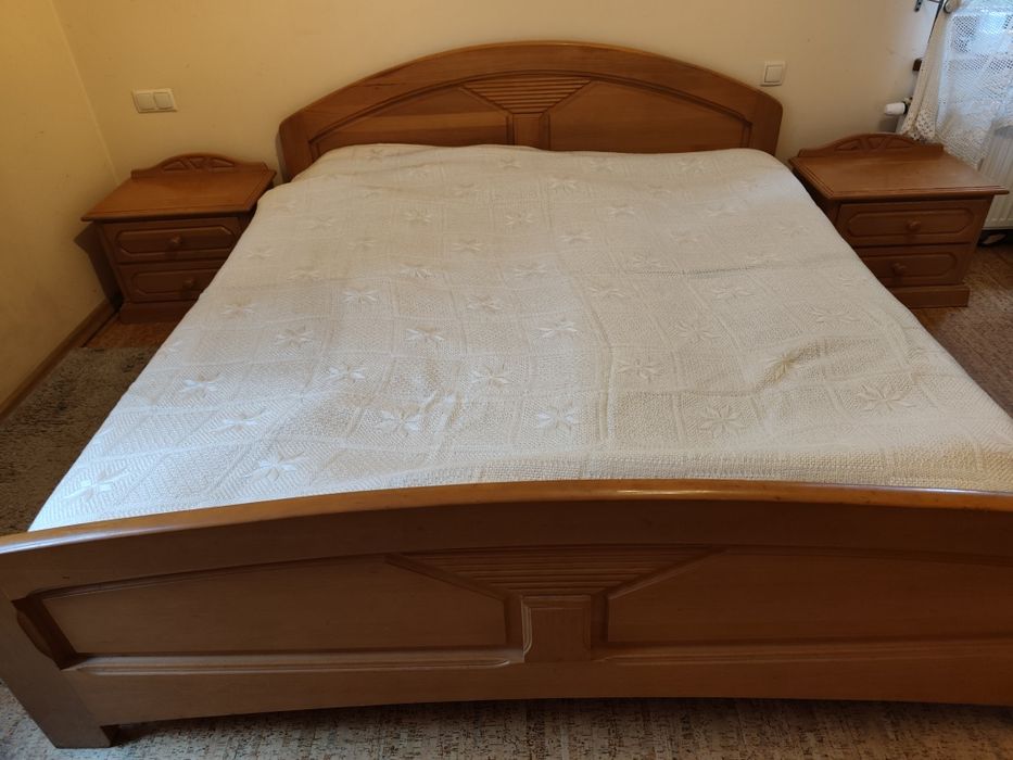 Łóżko + 2 stoliki nocne