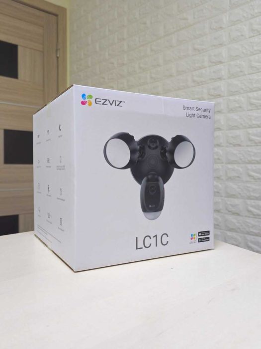 Відеокамера EZVIZ LC1C IP 2МП (2.8мм) Wi-Fi black