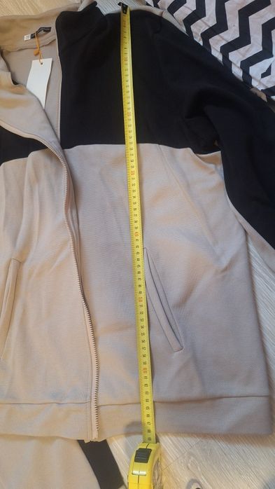 Чоловічий спортивний костюм