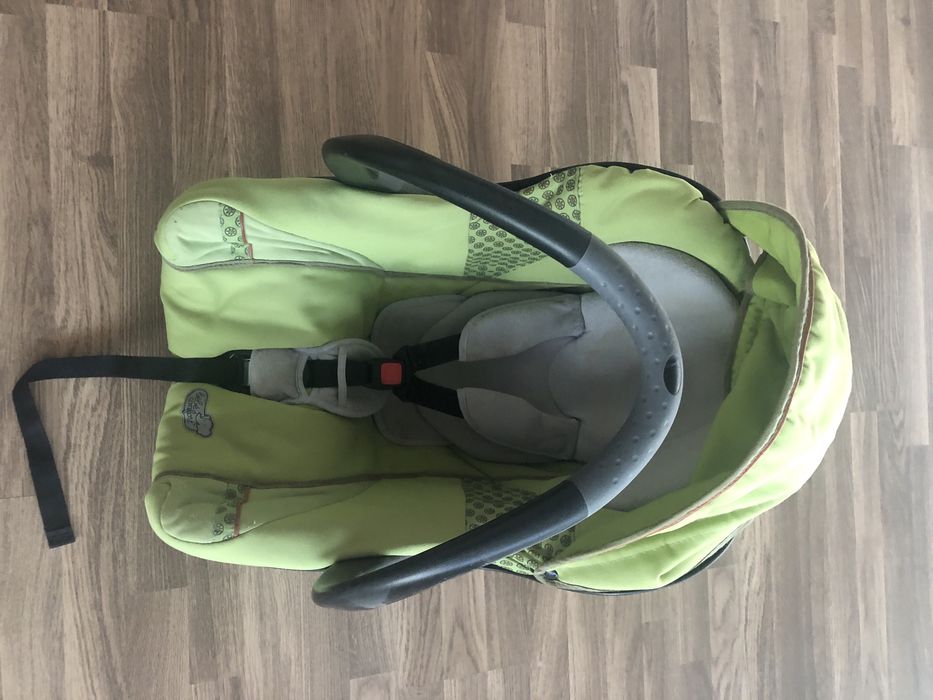Baby Car Seat / Infant Car Seat by Bebé Confort