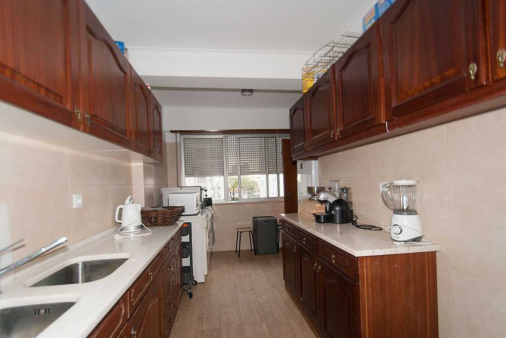 Quarto em Apartamento com 4 quartos - Carcavelos