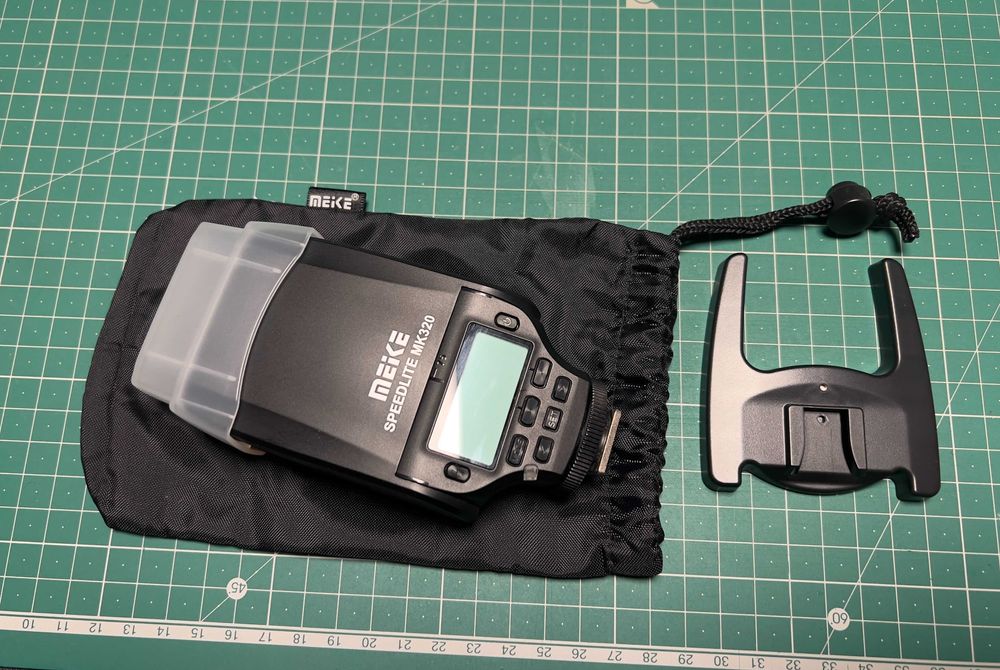 Flash Meike MK320 para Nikon