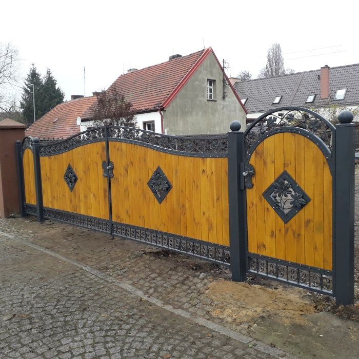 brama furtka .brama suwana drewno