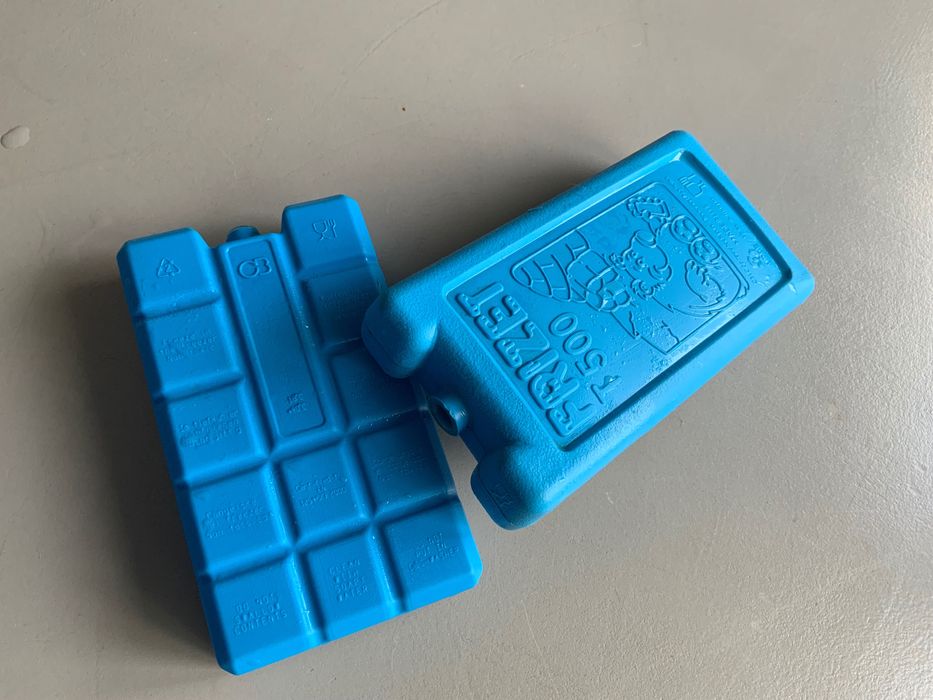 Geladeira robusta azul