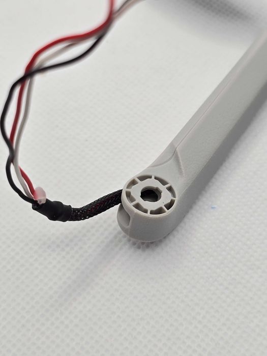 DJI Mini 3 – ramię prawy tył | z nowego drona