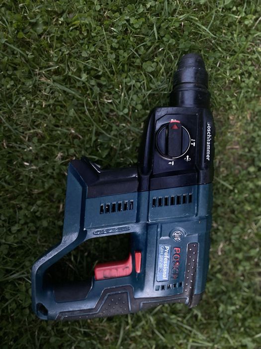 Комплект Bosch 2в1 Шуруповерт, перфоратор зарядка та два акамулятори