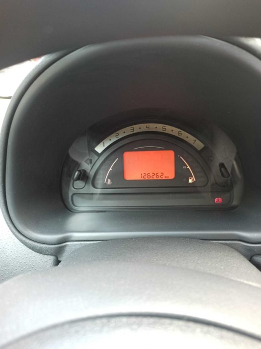 Vendo Carro Citroen C3 2005 em ótimo estado geral.
