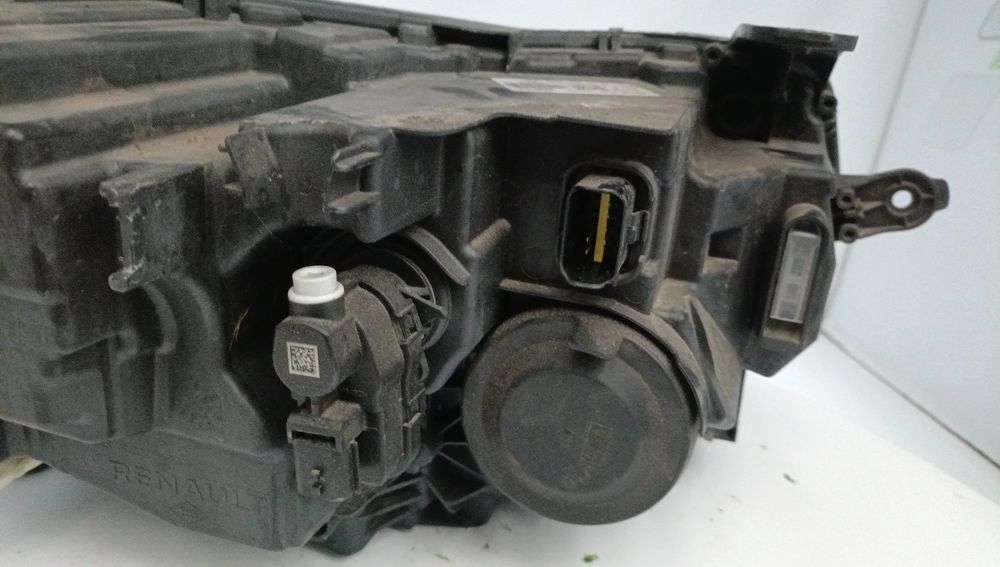 Ótica / farol esquerda DACIA Duster (HM_)